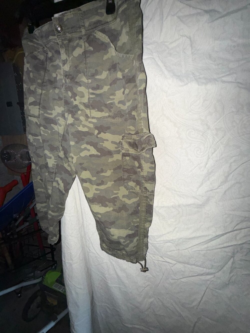 Time & True Stretch Cotton Camo Capri's - Size 12